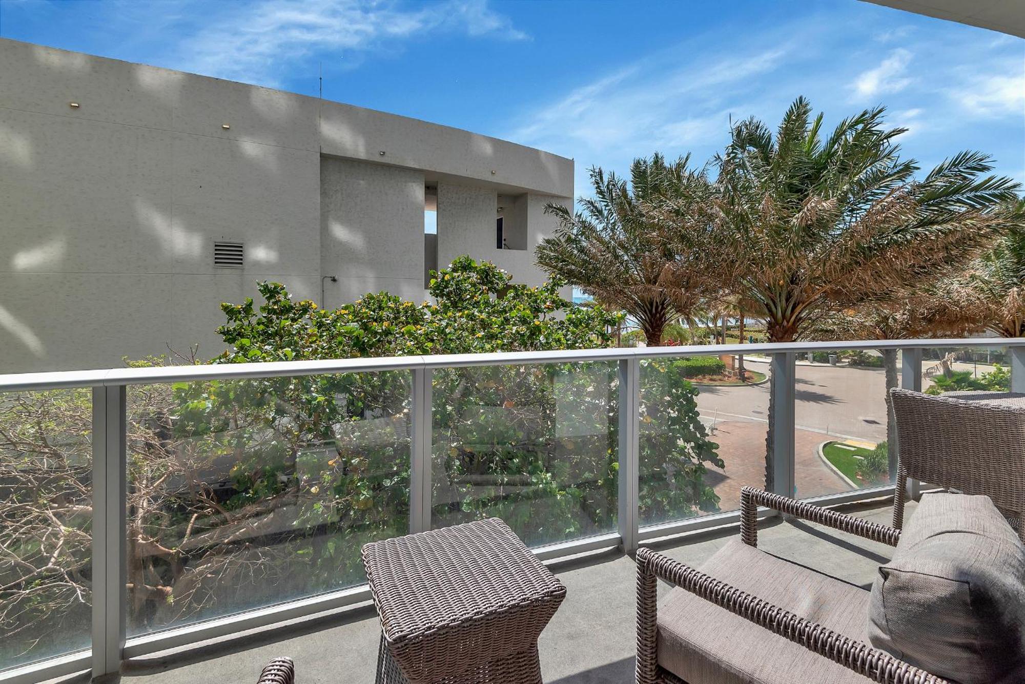 203-1Br/1Ba At The Beach Gem! Lux Amenities! Hollywood Eksteriør bilde