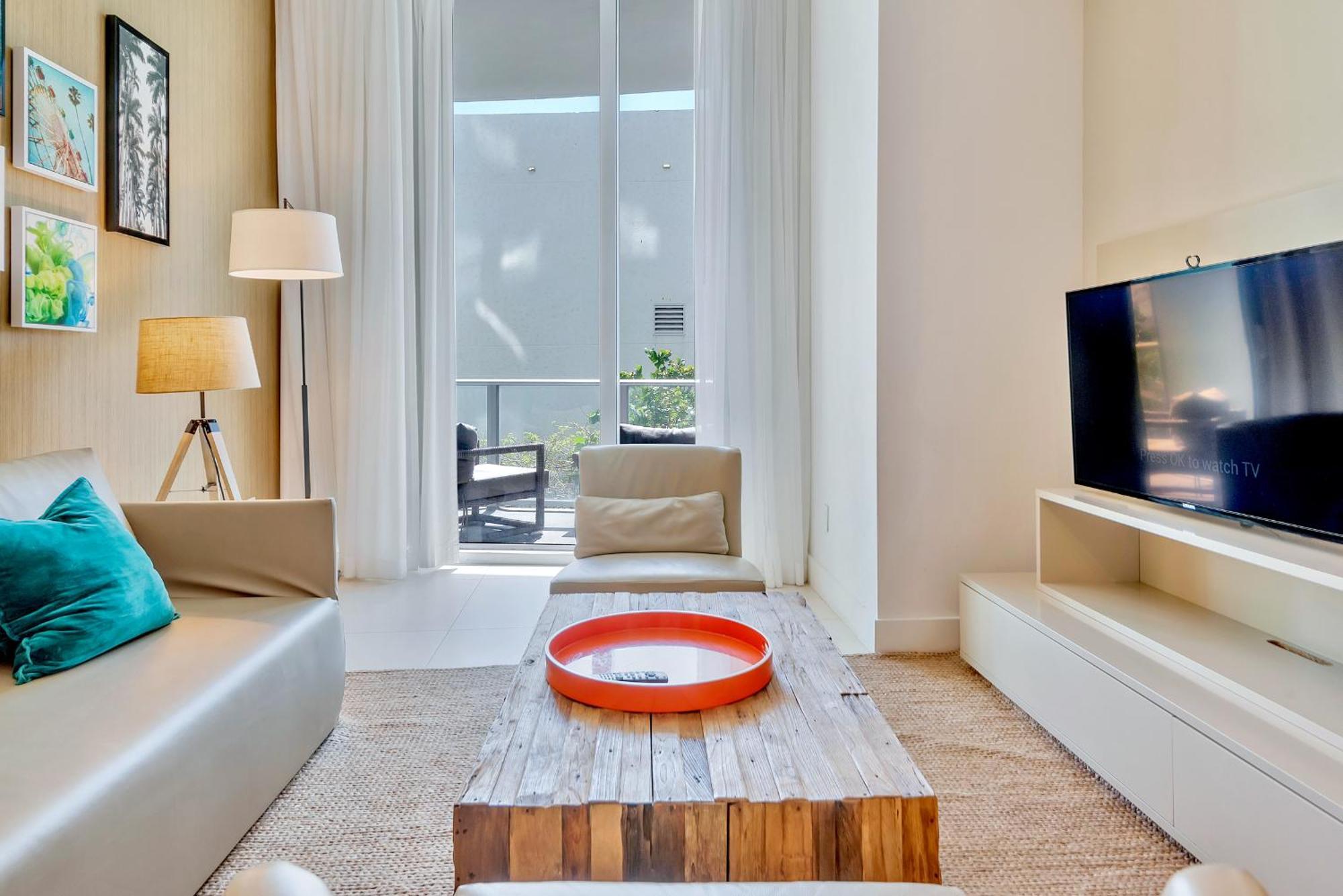 203-1Br/1Ba At The Beach Gem! Lux Amenities! Hollywood Eksteriør bilde